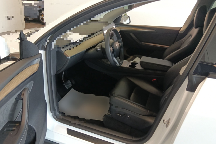 特斯拉 Model Y 2022款 改款 后轮驱动版中控内饰20