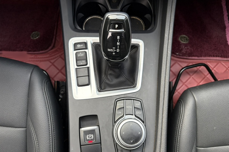 宝马1系 2022款 120i M运动版局部细节18