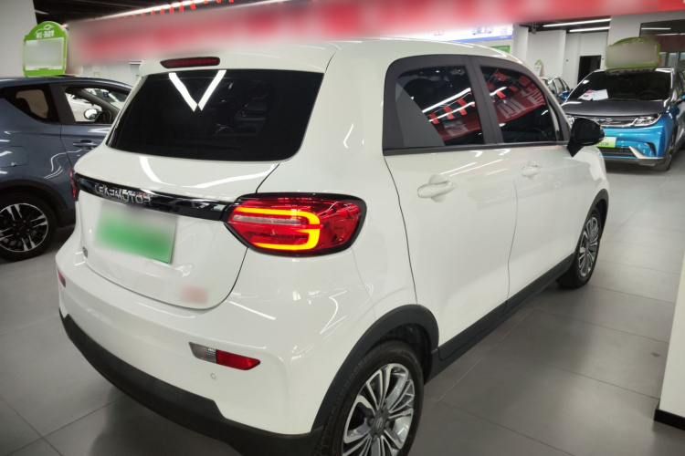 零跑汽车 零跑T03 2024款 403舒享版车身外观7