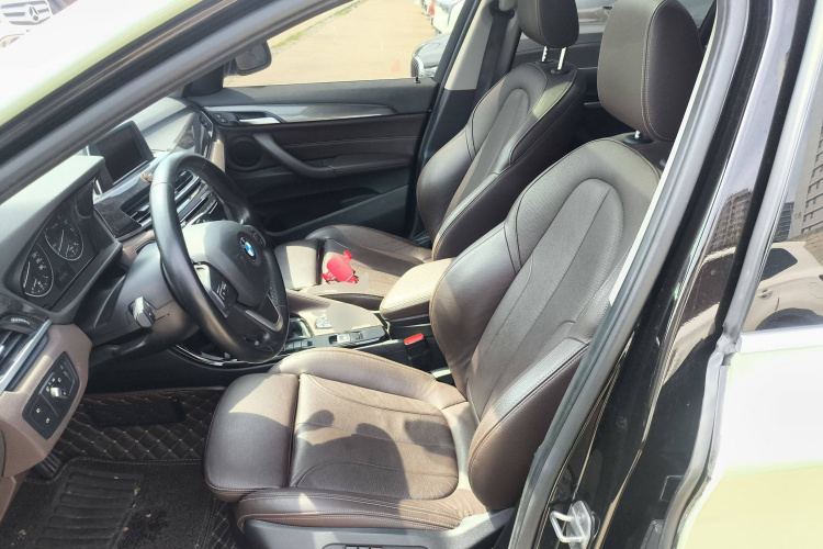 宝马X1 2016款 sDrive20Li 豪华型中控内饰19