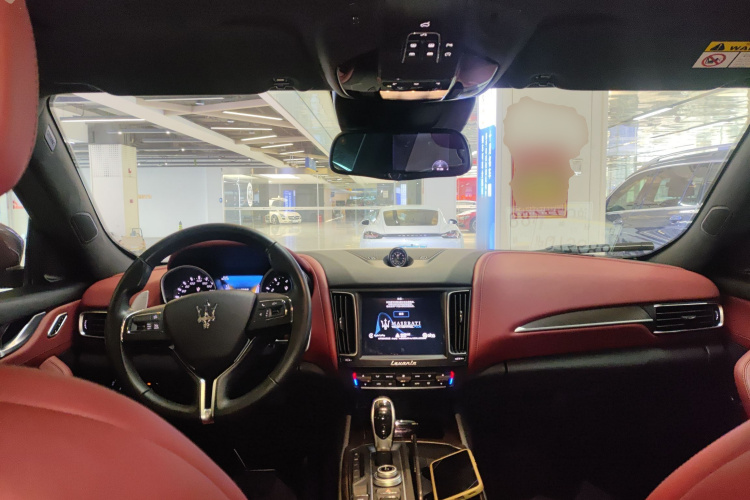 玛莎拉蒂 Levante 2016款 3.0T 标准型中控内饰12