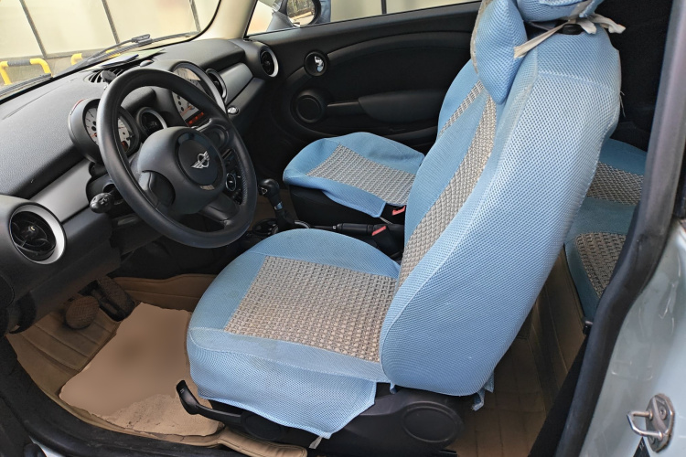 MINI 2011款 1.6L ONE中控内饰19