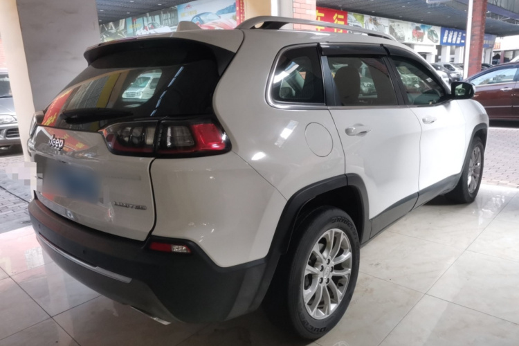 Jeep 自由光 2019款 2.0T 两驱智享版 国VI车身外观7