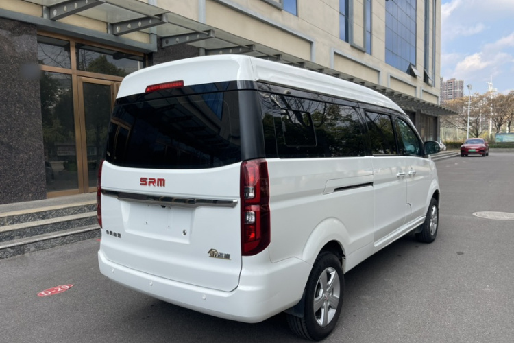 金杯 金海狮 2021款 1.5L 客车旅行狮中央空调版 9座车身外观6003