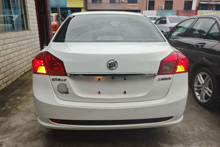 别克 凯越 2013款 1.5L 自动经典型车身外观6