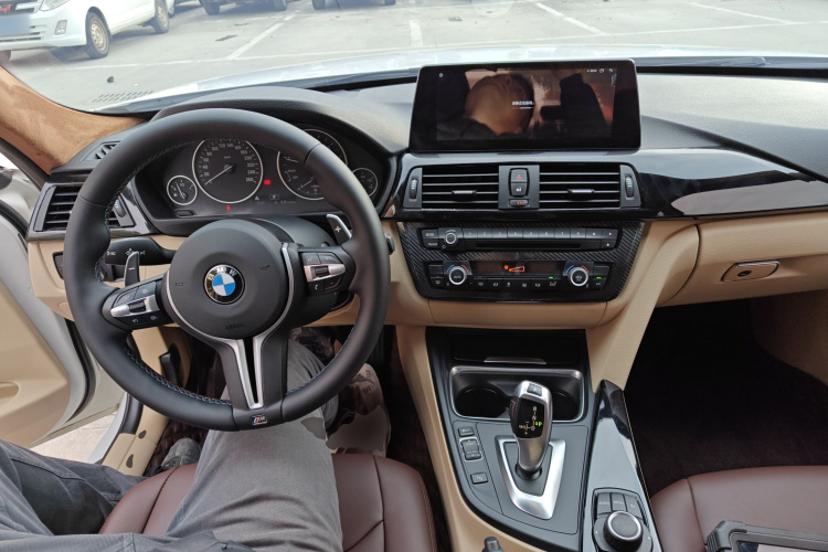 宝马3系 2015款 320Li 超悦版时尚型中控内饰12