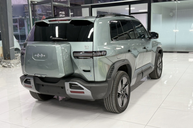 方程豹 钛3 2025款 501KM 四驱智驾Max版车身外观6001