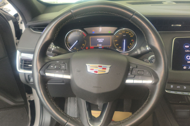 凯迪拉克XT4 2020款 改款 28T 两驱技术型中控内饰13