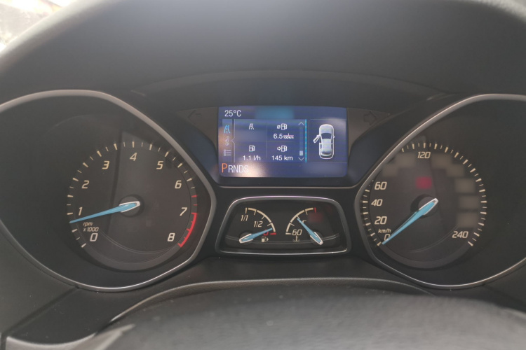 福特 福克斯 2012款 两厢 2.0L 自动豪华运动型局部细节14