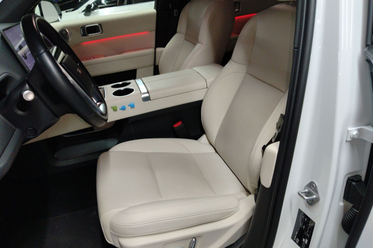 理想汽车 理想L6 2024款 Max中控内饰19