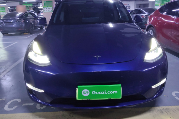 特斯拉 Model Y 2021款 标准续航后驱版车身外观2