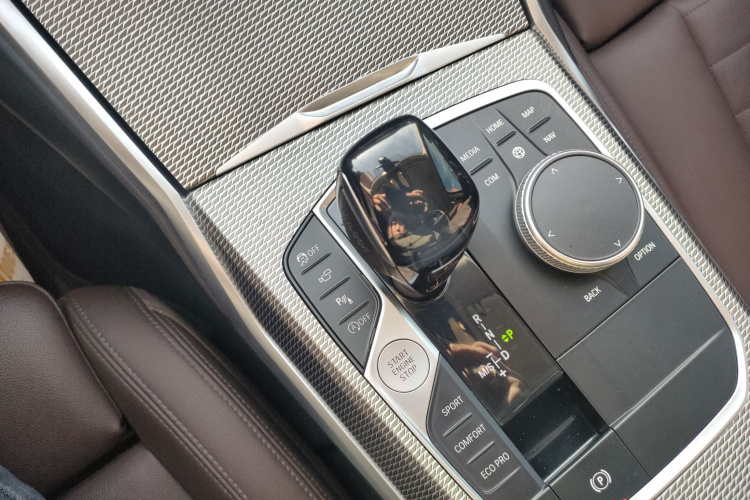 宝马3系 2020款 改款 325i M运动曜夜套装局部细节18