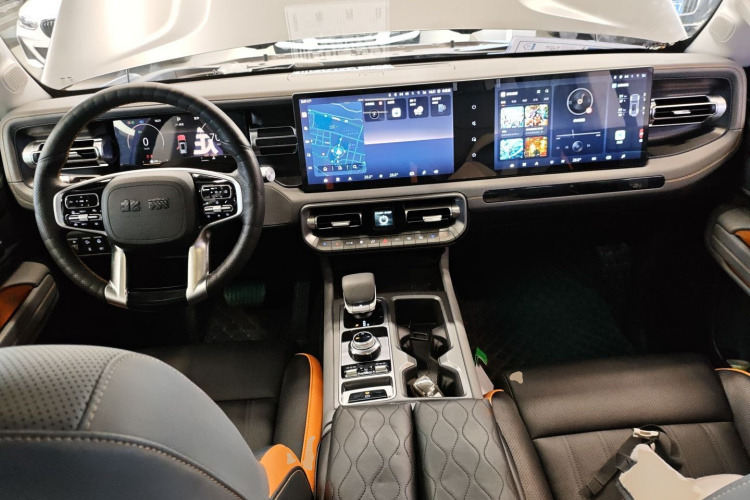 北京越野 北京BJ40 2024款 2.0T 全新城市猎人版 侠客型中控内饰12