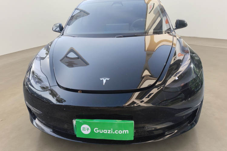 特斯拉 Model 3 2022款 Performance高性能全轮驱动版车身外观2