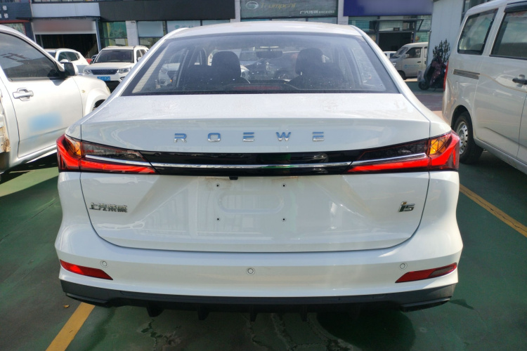 荣威i5 2023款 1.5L 手动舒享版车身外观6