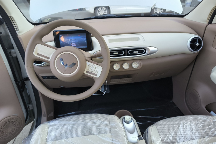 五菱汽车 宏光MINIEV 2025款 四门版 进阶款中控内饰7002