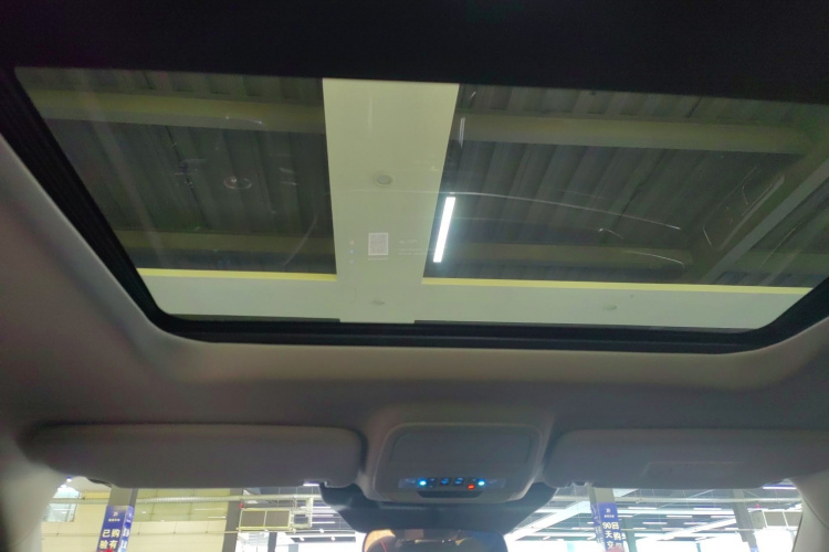 福特 探险者 2024款 2.3T EcoBoost 四驱风尚plus版 7座中控内饰22