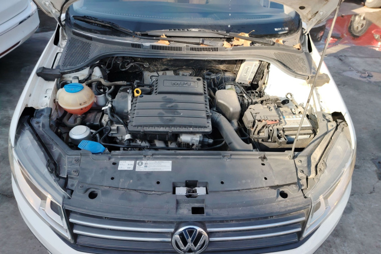 大众 桑塔纳 2019款 1.5L 自动风尚版 国VI机舱底盘24