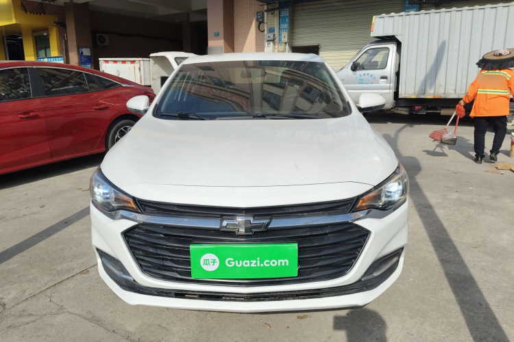 雪佛兰 科鲁泽 2020款 320 自动悦享版车身外观2