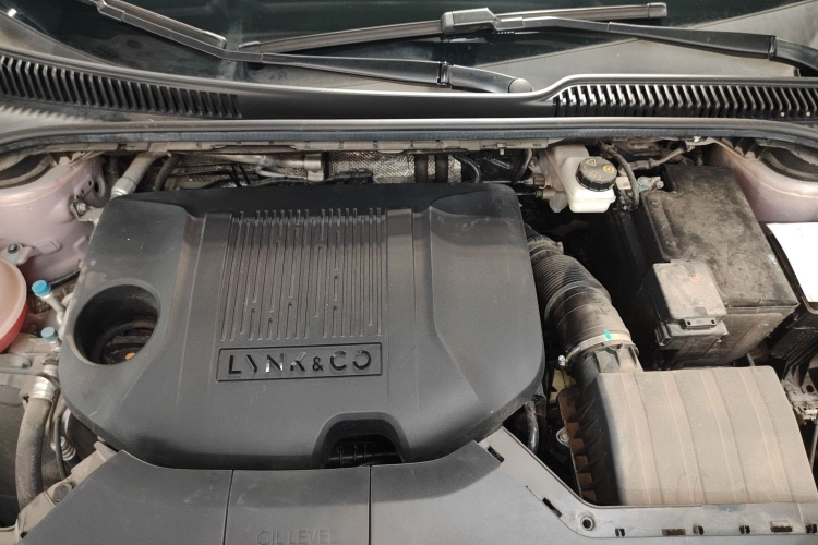 领克06 2023款 Remix 1.5T Shero机舱底盘24