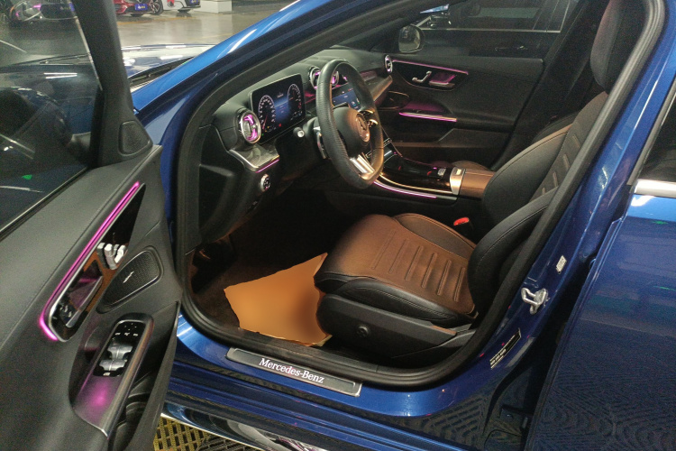 奔驰C级新能源 2023款 C 350 eL中控内饰7003