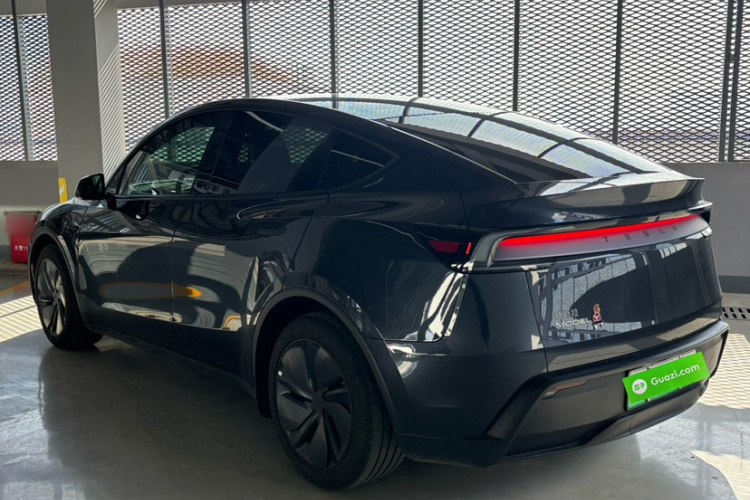 特斯拉 Model Y 2025款 后轮驱动版车身外观6011