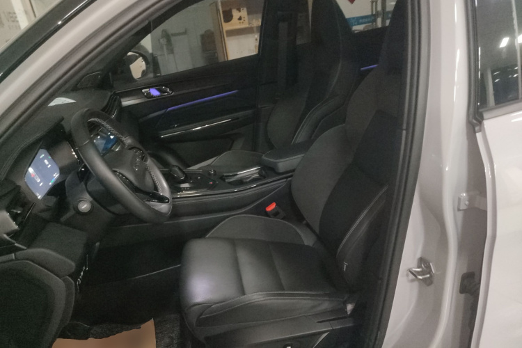 领克01 EM-P 2023款 1.5TD EM-P PM中控内饰19