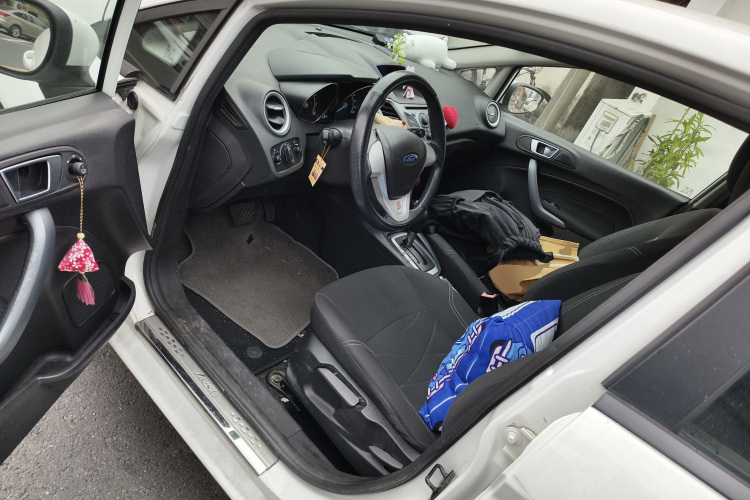 福特 嘉年华 2013款 两厢 1.5L 自动时尚型中控内饰20