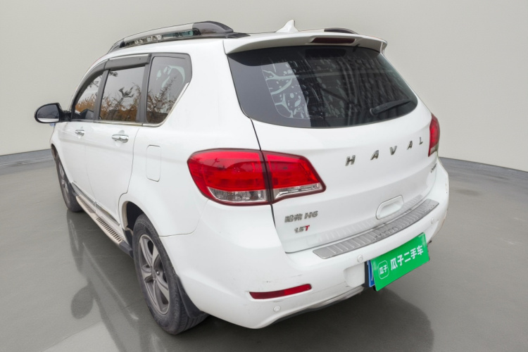 哈弗H6 2015款 升级版 1.5T 手动两驱精英型车身外观5