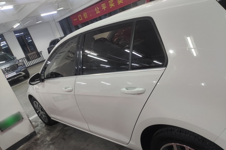 大众 高尔夫 2015款 1.4TSI 自动豪华型车身外观4