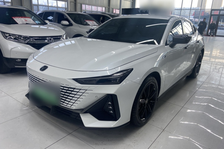 长安UNI-V 智电iDD 2023款  智电iDD 1.5T 113km智趣型车身外观6003