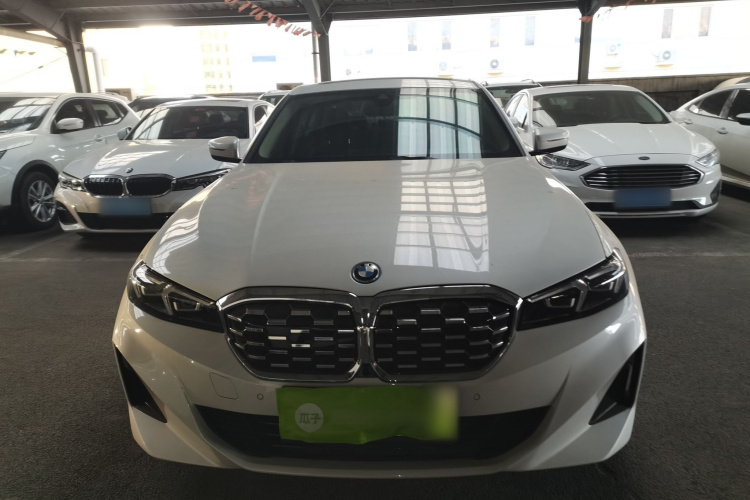 宝马i3 2022款 eDrive 35 L车身外观2