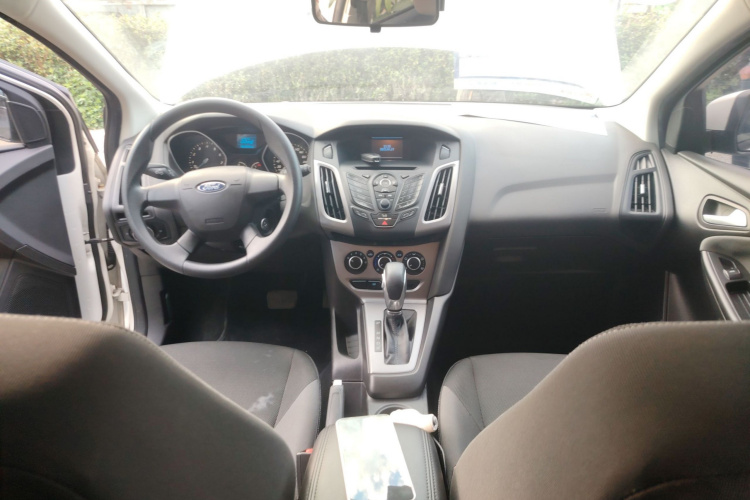 福特 福克斯 2012款 两厢 1.6L 自动舒适型中控内饰12