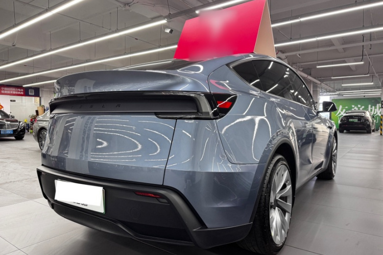 特斯拉 Model Y 2025款 长续航全轮驱动版车身外观6006
