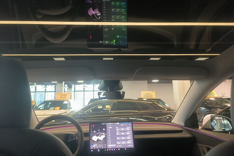 特斯拉 Model Y 2025款 后轮驱动版中控内饰22