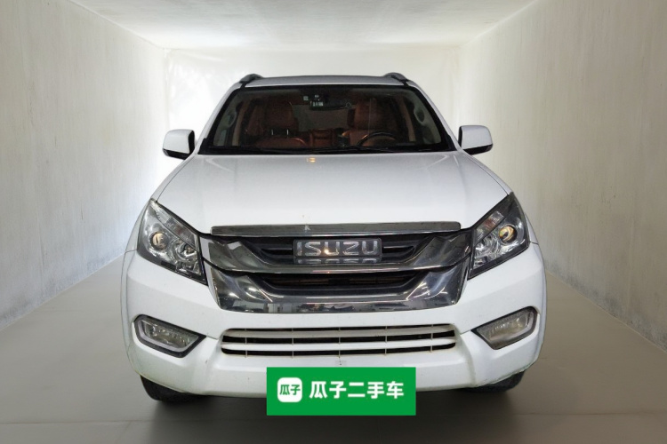 五十铃 mu-X牧游侠 2017款 3.0T 四驱自动尊享型 7座 国IV车身外观2