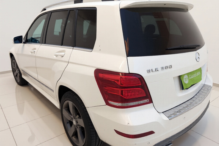 奔驰GLK级 2013款 GLK 300 4MATIC 动感天窗型车身外观5