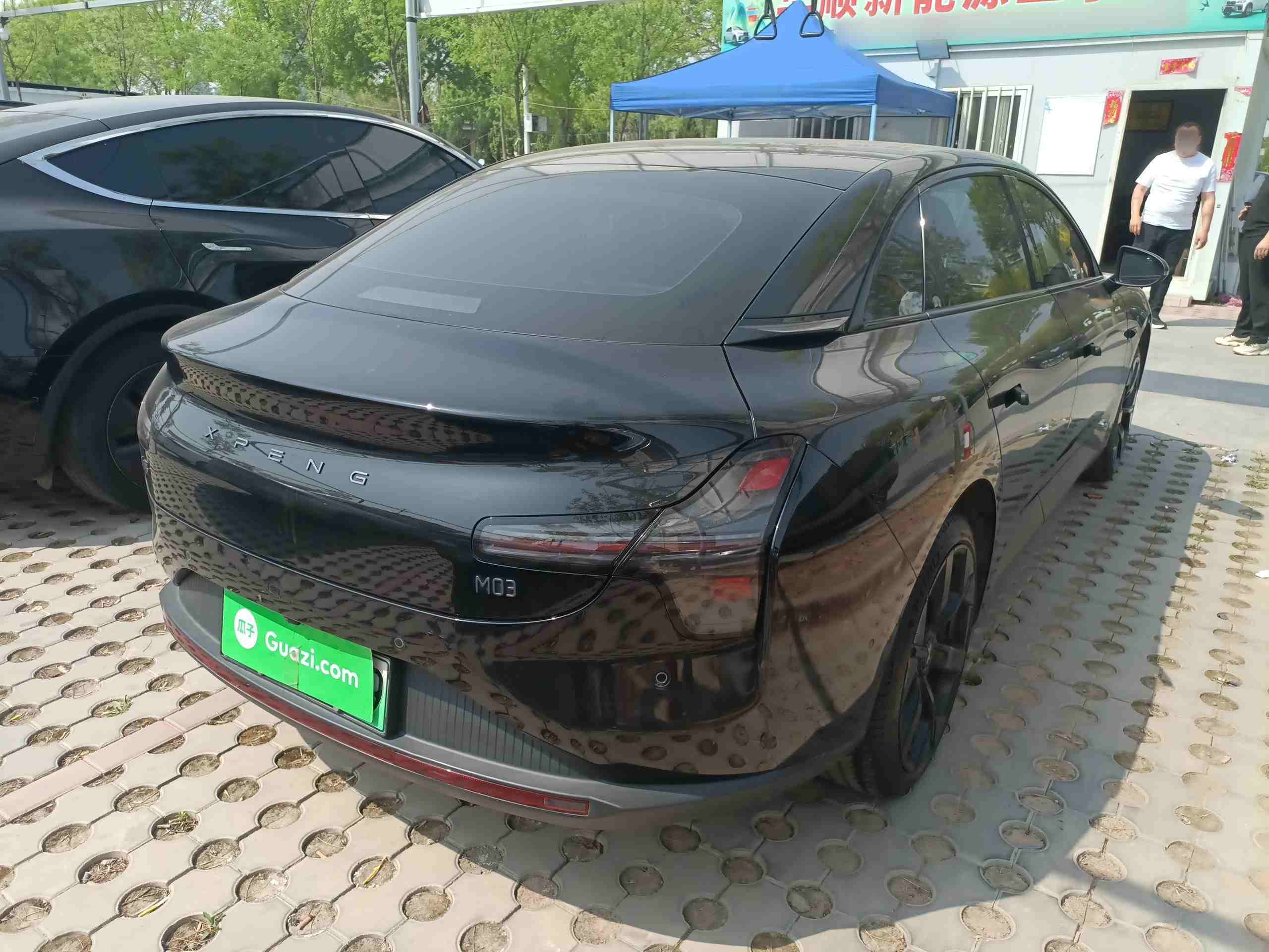 车辆右后45度外观展示