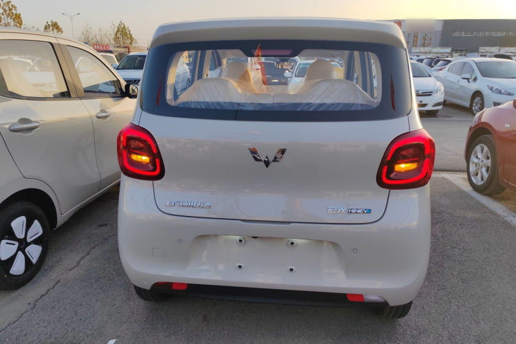五菱汽车 宏光MINIEV 2025款 四门版 进阶款车身外观6