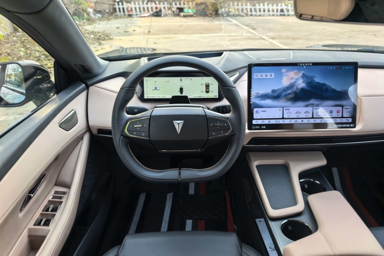 深蓝汽车 深蓝SL03 2022款 1.5L 1200增程版中控内饰7005