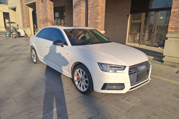 奥迪A4L 2018款 30周年年型 45 TFSI quattro 个性运动版车身外观3