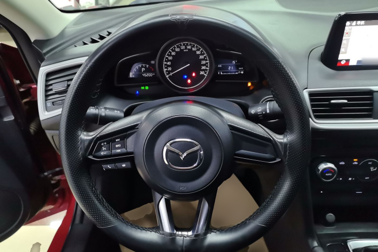 马自达3 昂克赛拉 2017款 三厢 1.5L 自动豪华型 国VI中控内饰13