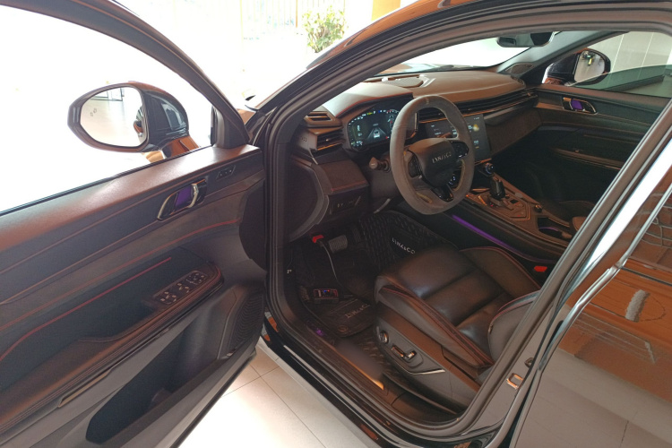 领克05 2020款 2.0TD 四驱劲Halo中控内饰20