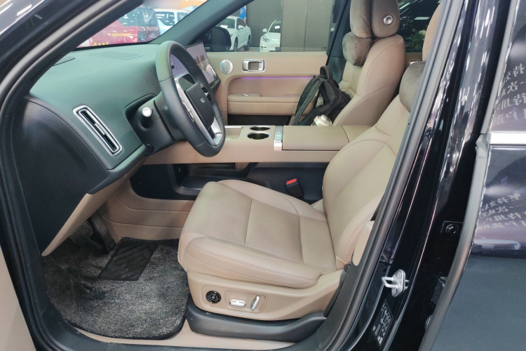 理想汽车 理想L6 2025款 Pro 智能焕新版中控内饰19