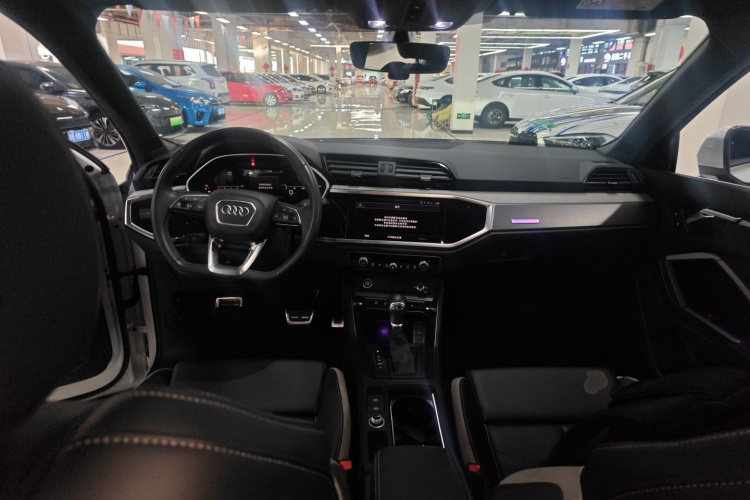 奥迪Q3 2024款 35 TFSI 时尚动感型中控内饰12