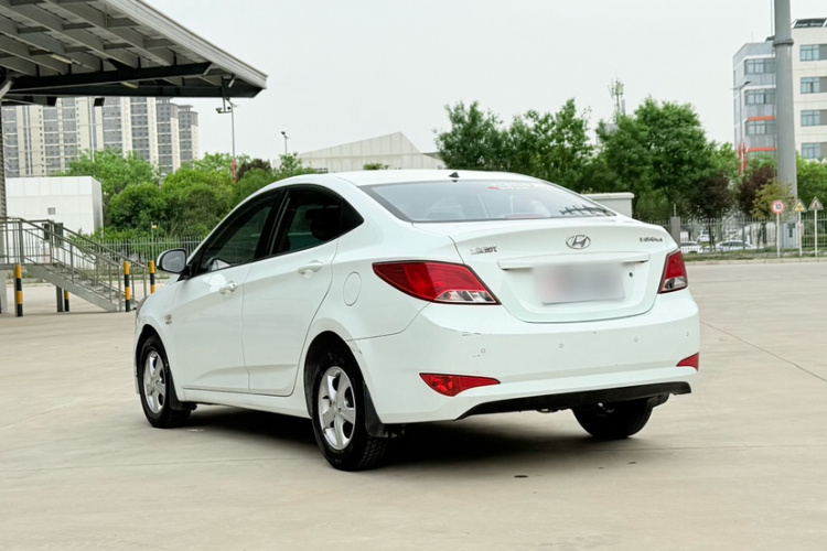 现代 瑞纳 2014款 1.4L 自动智能型GLS车身外观6002