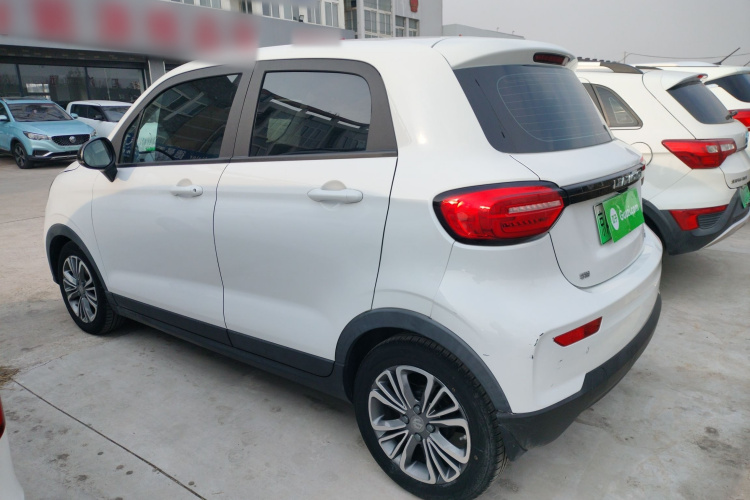 零跑汽车 零跑T03 2021款 400舒享版车身外观4