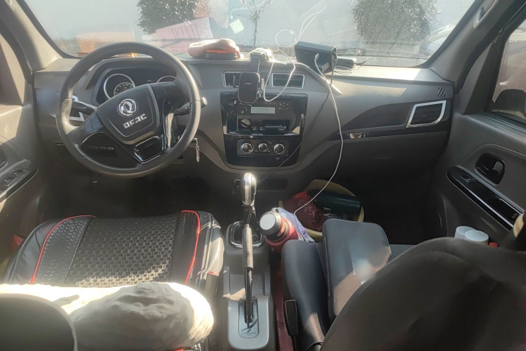 东风御风 御风EM26 2023款 标准版 41.472kWh 河南锂动中控内饰7002