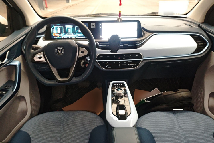 长安欧尚 奔奔E-Star 2022款 赏心版 多彩款 磷酸铁锂中控内饰7002