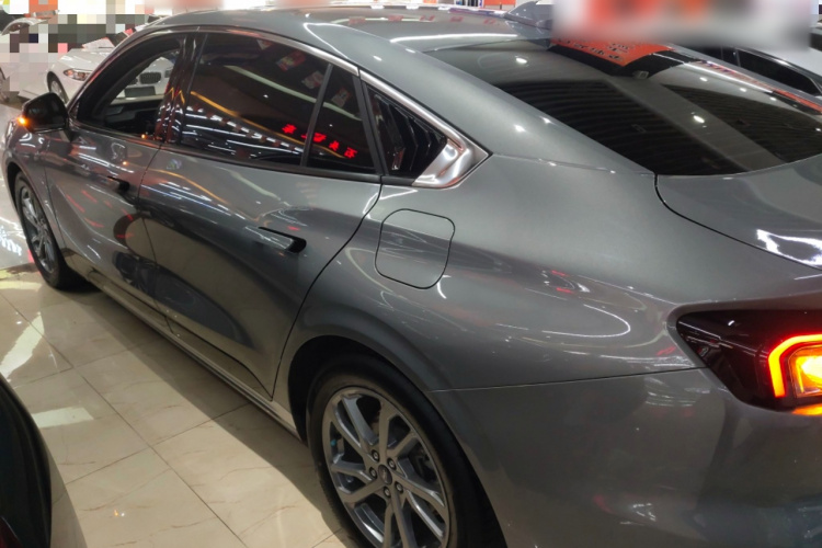 福特 蒙迪欧 2023款 EcoBoost 180 豪华型车身外观4